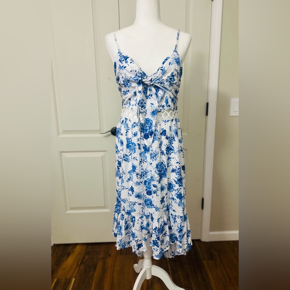 Main Strip Blue Floral Midi Dress